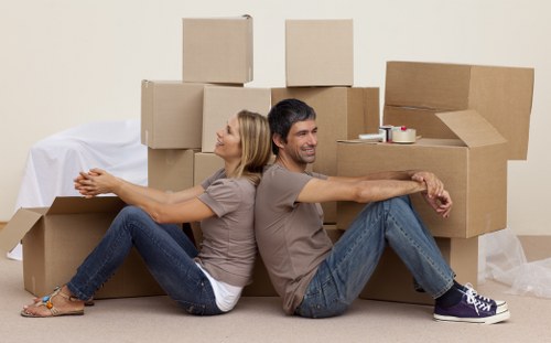 House removalists preparing a local Brentpark home move