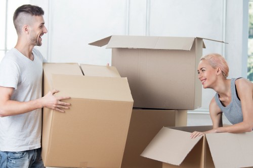 Household removals preparation with careful loading in Brentpark